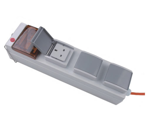 XG033C IP44 Waterproof 3-Way UK Extension Cord 16A with Circuit Breaker XG033C IP44 Waterproof 3-Way UK Extension Cord 16A with Circuit Breaker
